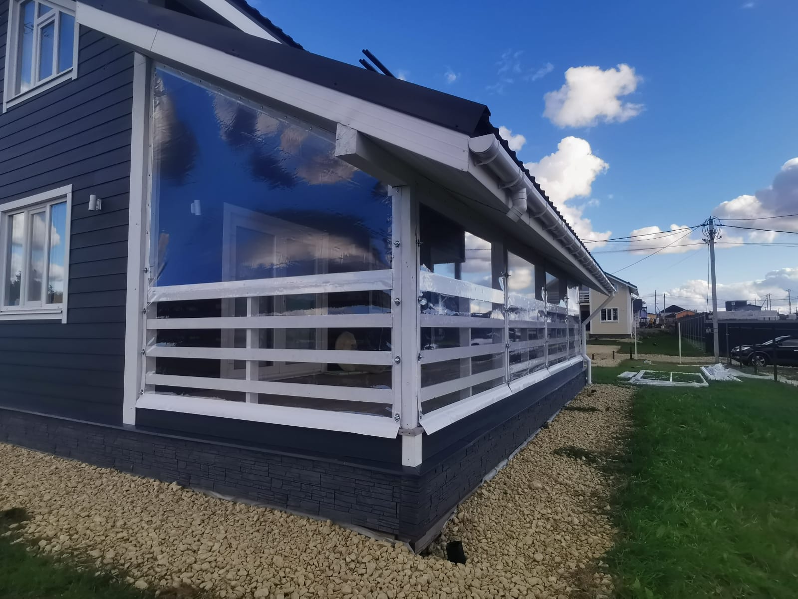 Внизу добавлена "юбка"